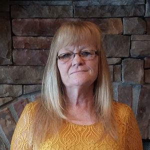 Meet your Posher, Debbie